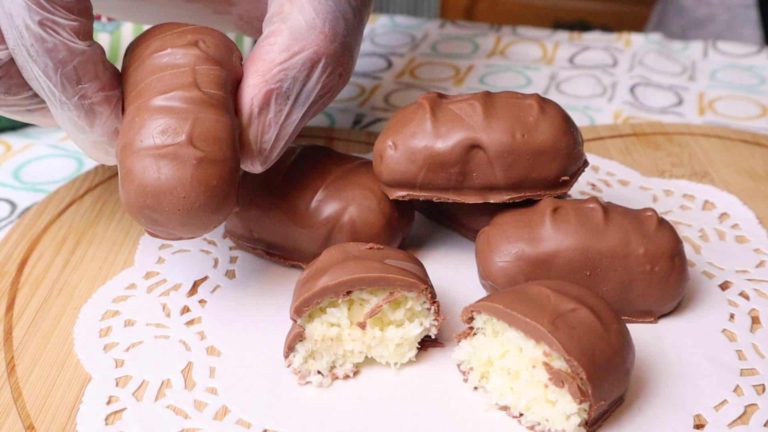 Easy Homemade Bounty Bars