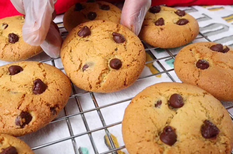 Almond Chocolate Chip Cookies (Gluten-free)