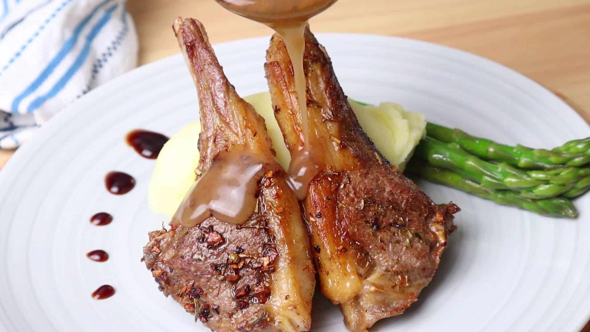Garlic Herb Crusted Lamb Chops with Gravy - Cheffoodiecast