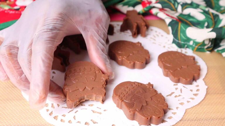 Easy Christmas Chocolate Fudge Recipe