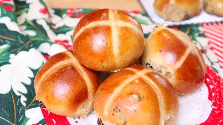 Traditional Hot Cross Bun Recipe